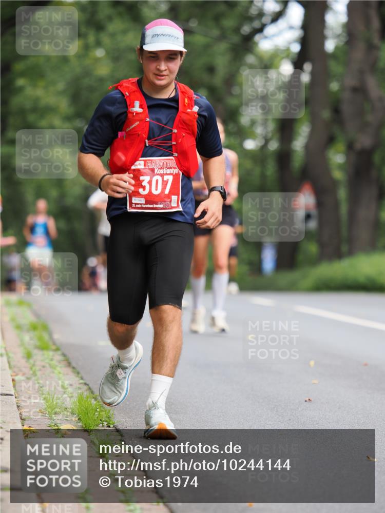 13.09.2026 - 21. swb-Marathon Bremen TobiasT http://msf.ph/oto/10244144 13.09.2026 11:45:56 Laufen 1, 307, 1467, 21, 26 meine-sportfotos.de
