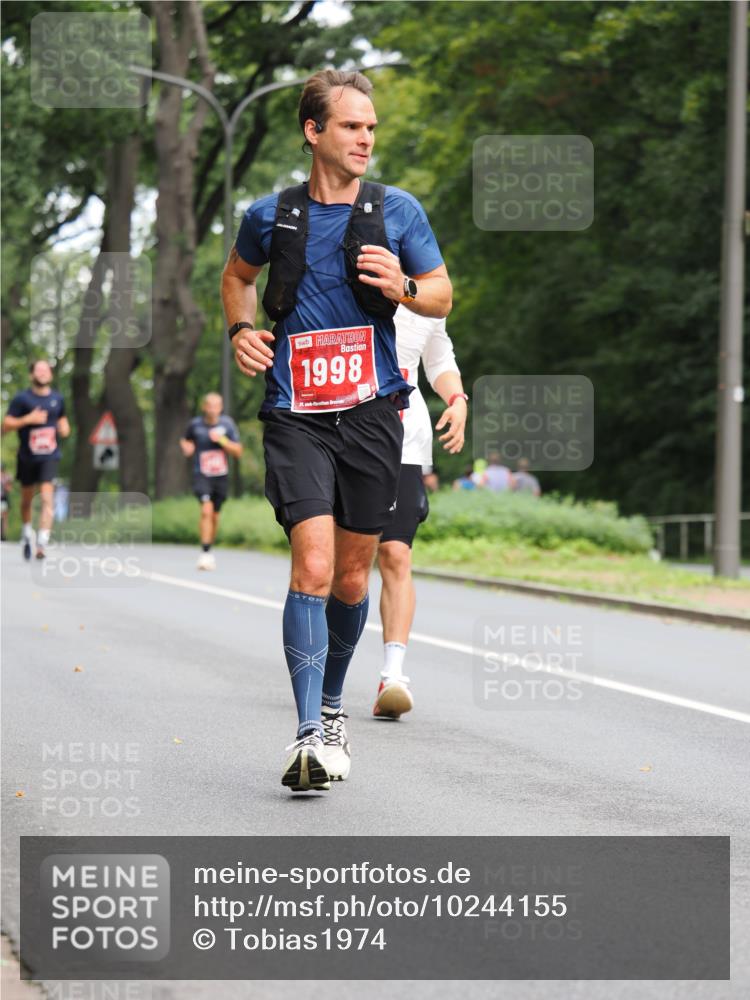 13.09.2026 - 21. swb-Marathon Bremen TobiasT http://msf.ph/oto/10244155 13.09.2026 11:46:05 Laufen 1998, 21 meine-sportfotos.de