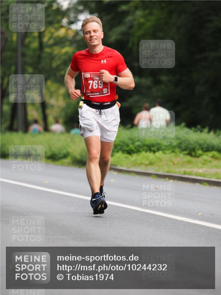 13.09.2026 - 21. swb-Marathon Bremen TobiasT http://msf.ph/oto/10244232 13.09.2026 11:47:07 Laufen 1, 769, 26 meine-sportfotos.de