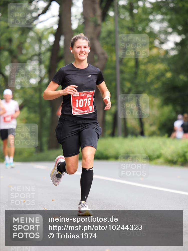 13.09.2026 - 21. swb-Marathon Bremen TobiasT http://msf.ph/oto/10244323 13.09.2026 11:48:10 Laufen 1076 meine-sportfotos.de