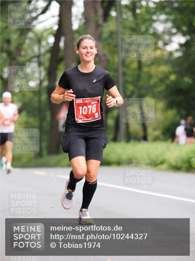 13.09.2026 - 21. swb-Marathon Bremen TobiasT http://msf.ph/oto/10244327 13.09.2026 11:48:10 Laufen 1076, 26 meine-sportfotos.de