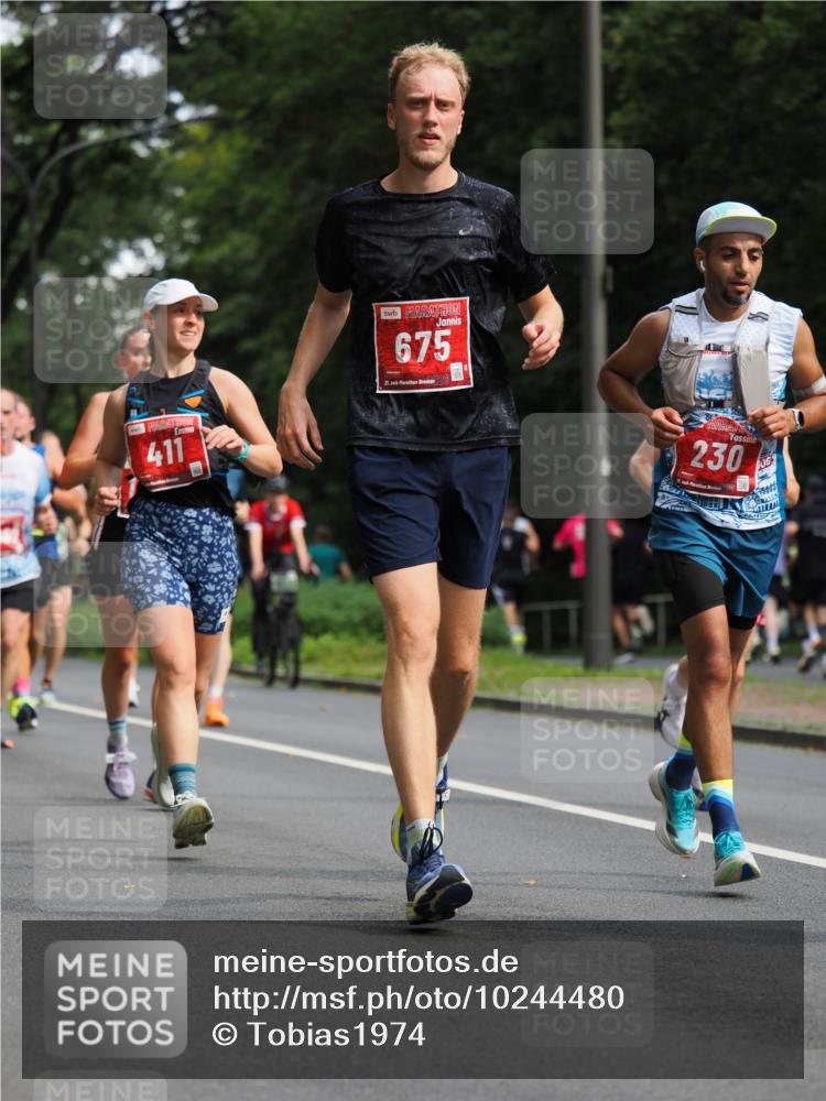 13.09.2026 - 21. swb-Marathon Bremen TobiasT http://msf.ph/oto/10244480 13.09.2026 11:49:55 Laufen 411, 675, 21, 246, 230 meine-sportfotos.de