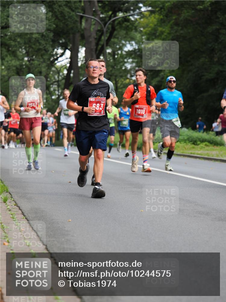 13.09.2026 - 21. swb-Marathon Bremen TobiasT http://msf.ph/oto/10244575 13.09.2026 11:50:21 Laufen 1542, 583, 1010 meine-sportfotos.de
