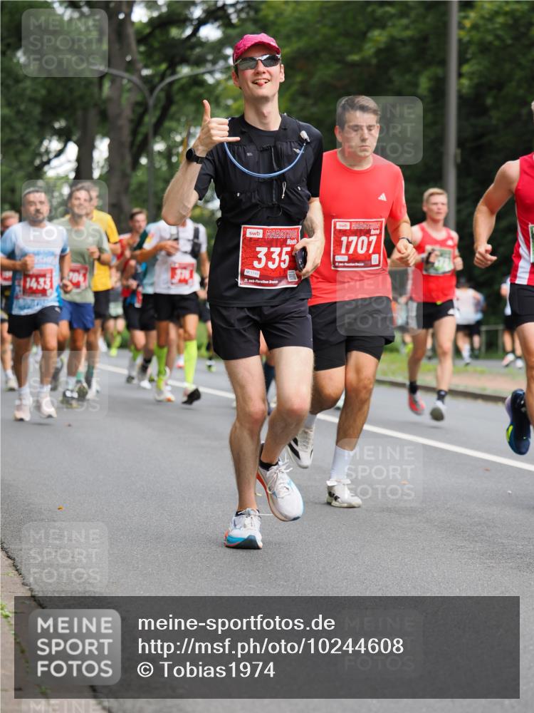 13.09.2026 - 21. swb-Marathon Bremen TobiasT http://msf.ph/oto/10244608 13.09.2026 11:50:34 Laufen 1433, 335, 1749, 21, 1707 meine-sportfotos.de