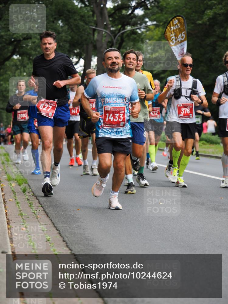 13.09.2026 - 21. swb-Marathon Bremen TobiasT http://msf.ph/oto/10244624 13.09.2026 11:50:36 Laufen 21, 26, 2003, 627, 141, 50, 1433, 3, 45, 572, 376 meine-sportfotos.de