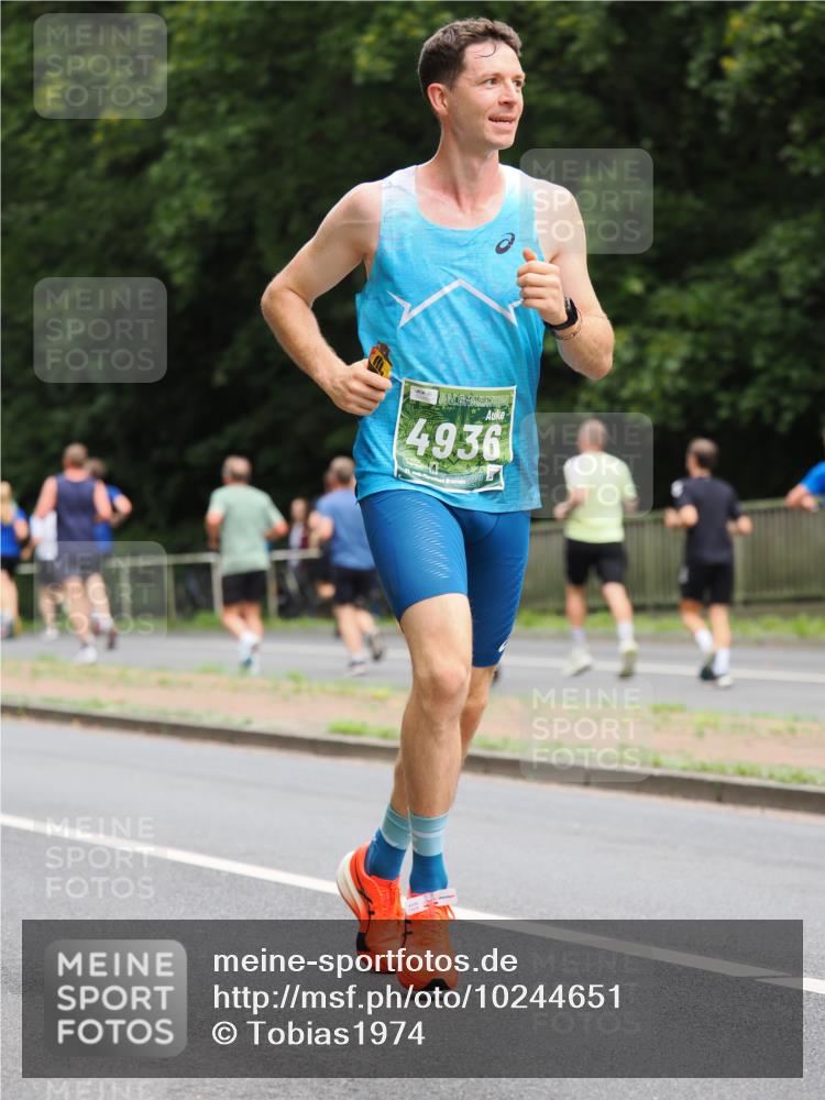 13.09.2026 - 21. swb-Marathon Bremen TobiasT http://msf.ph/oto/10244651 13.09.2026 11:50:53 Laufen 4936 meine-sportfotos.de