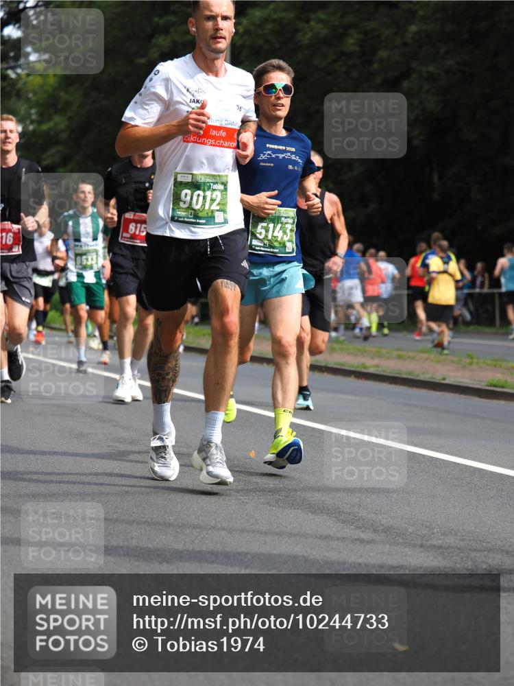 13.09.2026 - 21. swb-Marathon Bremen TobiasT http://msf.ph/oto/10244733 13.09.2026 11:51:39 Laufen 78, 16, 9533, 615, 9012, 21, 25, 2025, 05, 6, 5143 meine-sportfotos.de