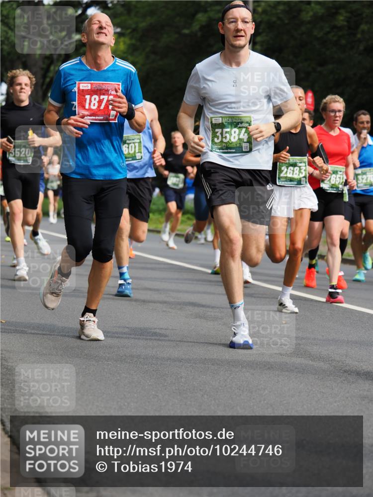 13.09.2026 - 21. swb-Marathon Bremen TobiasT http://msf.ph/oto/10244746 13.09.2026 11:51:43 Laufen 3520, 187, 601, 3584, 2683, 2651, 327 meine-sportfotos.de