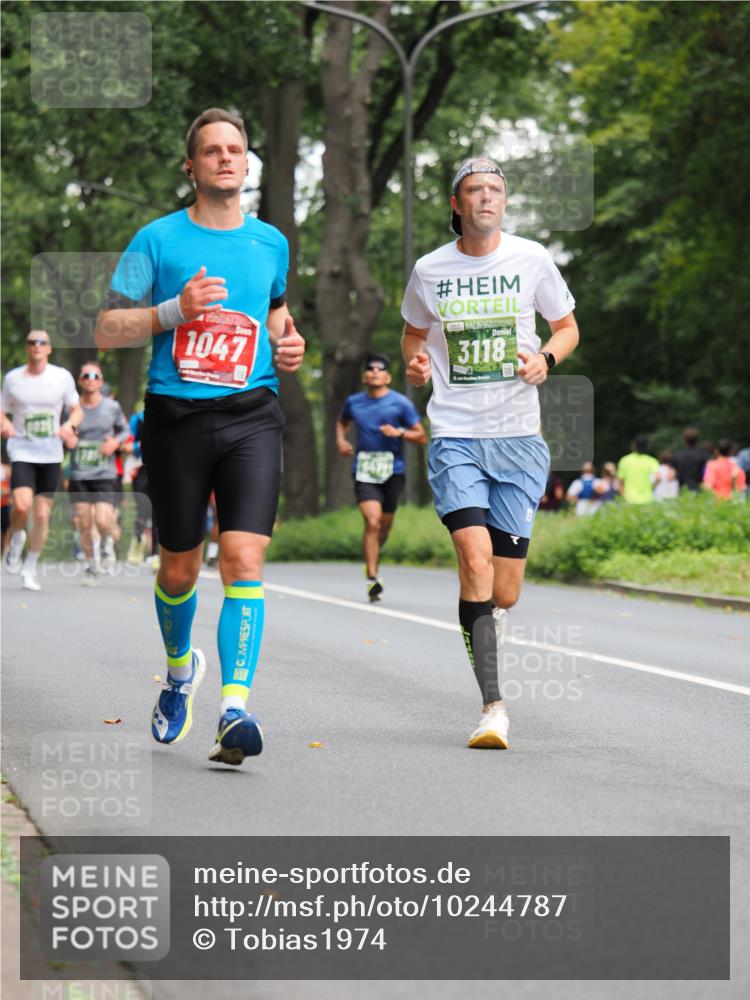 13.09.2026 - 21. swb-Marathon Bremen TobiasT http://msf.ph/oto/10244787 13.09.2026 11:52:04 Laufen 1047, 3118, 2 meine-sportfotos.de