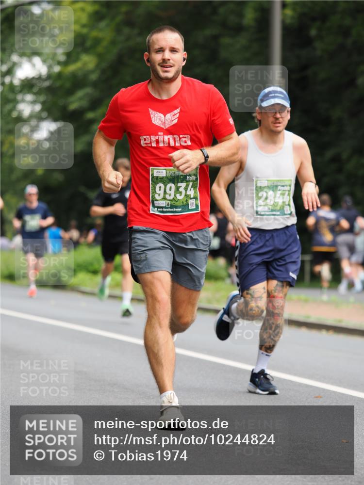 13.09.2026 - 21. swb-Marathon Bremen TobiasT http://msf.ph/oto/10244824 13.09.2026 11:52:28 Laufen 9934, 5088, 21, 026, 2844 meine-sportfotos.de