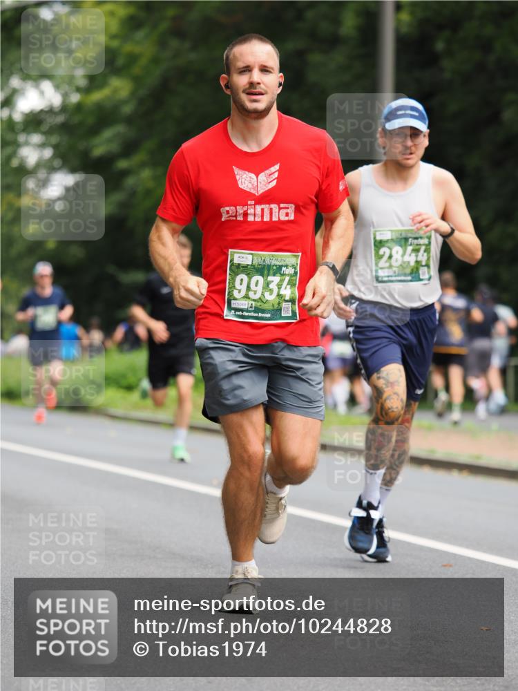13.09.2026 - 21. swb-Marathon Bremen TobiasT http://msf.ph/oto/10244828 13.09.2026 11:52:28 Laufen 9934, 5088, 5088, 21, 2844 meine-sportfotos.de