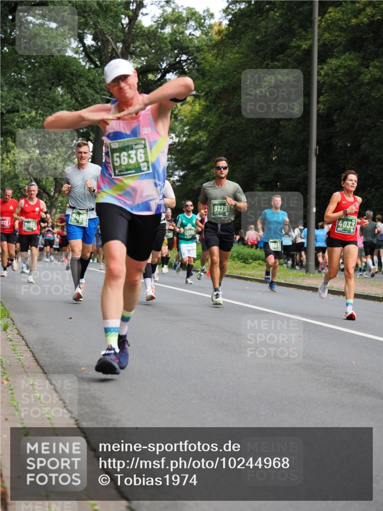 13.09.2026 - 21. swb-Marathon Bremen TobiasT http://msf.ph/oto/10244968 13.09.2026 11:53:31 Laufen 9092, 5636, 7655, 9129, 5238, 4033 meine-sportfotos.de