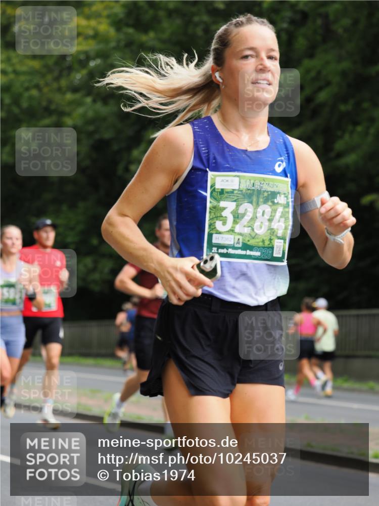 13.09.2026 - 21. swb-Marathon Bremen TobiasT http://msf.ph/oto/10245037 13.09.2026 11:53:45 Laufen 3284, 7362, 21 meine-sportfotos.de