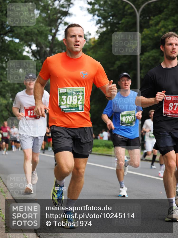 13.09.2026 - 21. swb-Marathon Bremen TobiasT http://msf.ph/oto/10245114 13.09.2026 11:54:07 Laufen 92, 3092, 8375, 26, 87, 9797, 21 meine-sportfotos.de