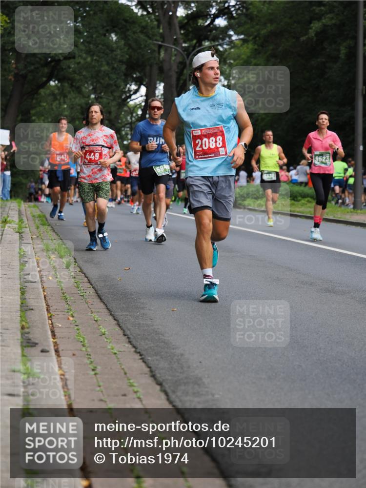 13.09.2026 - 21. swb-Marathon Bremen TobiasT http://msf.ph/oto/10245201 13.09.2026 11:54:54 Laufen 449, 2088, 9523 meine-sportfotos.de