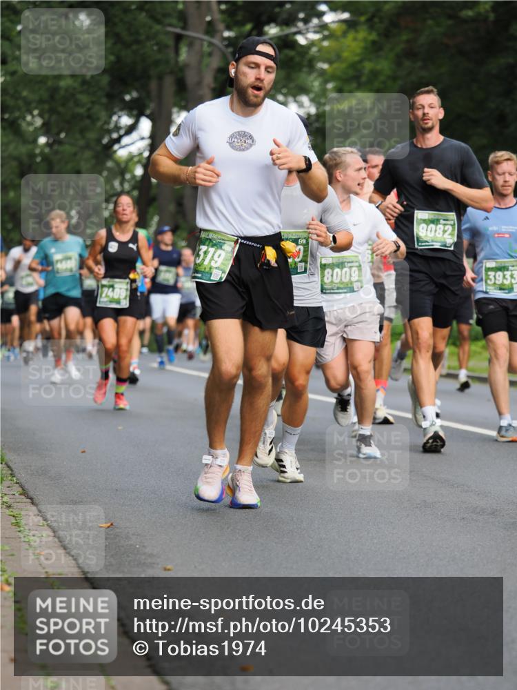 13.09.2026 - 21. swb-Marathon Bremen TobiasT http://msf.ph/oto/10245353 13.09.2026 11:56:52 Laufen 7409, 319, 8009, 9082, 3933 meine-sportfotos.de