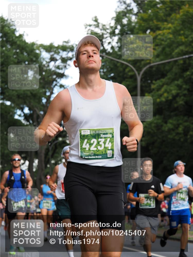 13.09.2026 - 21. swb-Marathon Bremen TobiasT http://msf.ph/oto/10245407 13.09.2026 11:57:07 Laufen 4234, 2, 26 meine-sportfotos.de