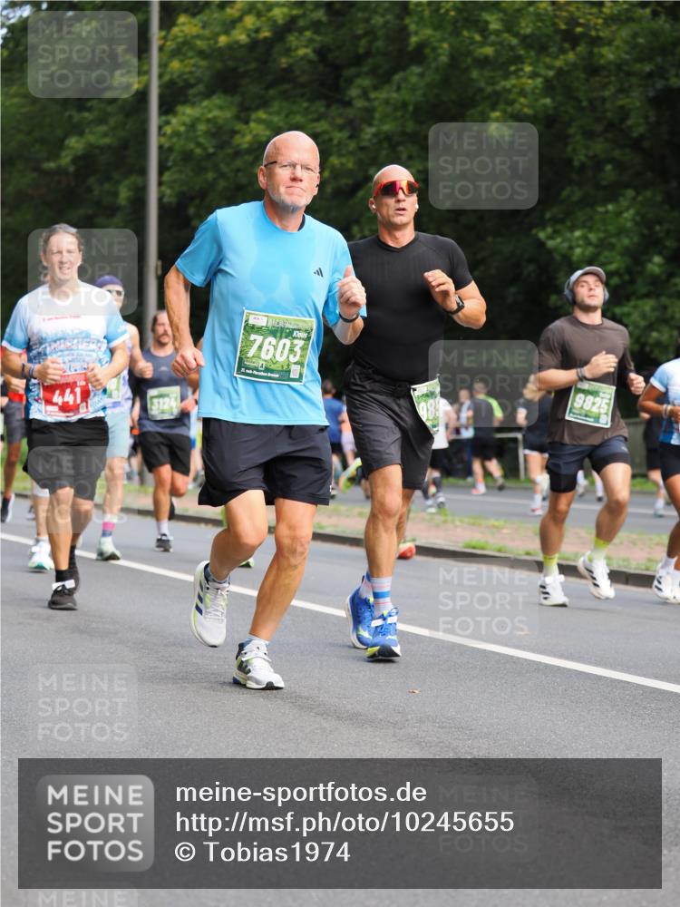 13.09.2026 - 21. swb-Marathon Bremen TobiasT http://msf.ph/oto/10245655 13.09.2026 11:58:24 Laufen 441, 3124, 410, 7603, 21, 98, 9825 meine-sportfotos.de