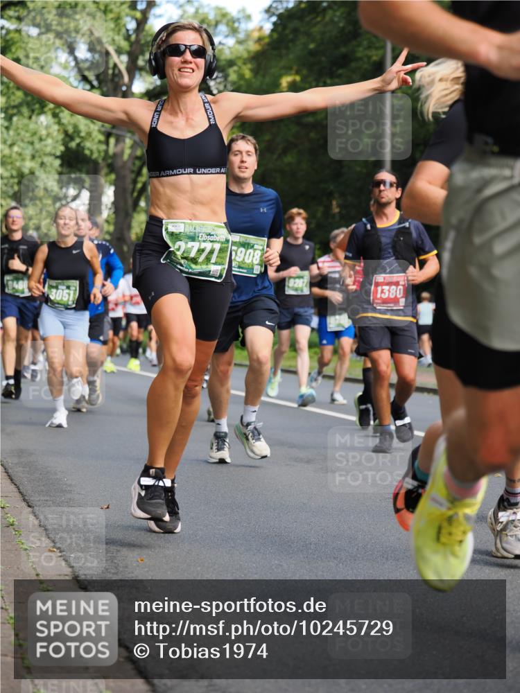13.09.2026 - 21. swb-Marathon Bremen TobiasT http://msf.ph/oto/10245729 13.09.2026 11:58:38 Laufen 3051, 2771, 908, 9267, 1380 meine-sportfotos.de