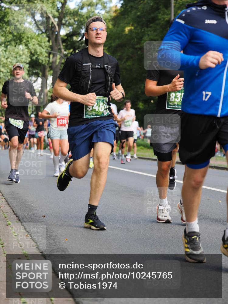 13.09.2026 - 21. swb-Marathon Bremen TobiasT http://msf.ph/oto/10245765 13.09.2026 11:58:42 Laufen 1289, 546, 21, 83, 21, 17 meine-sportfotos.de