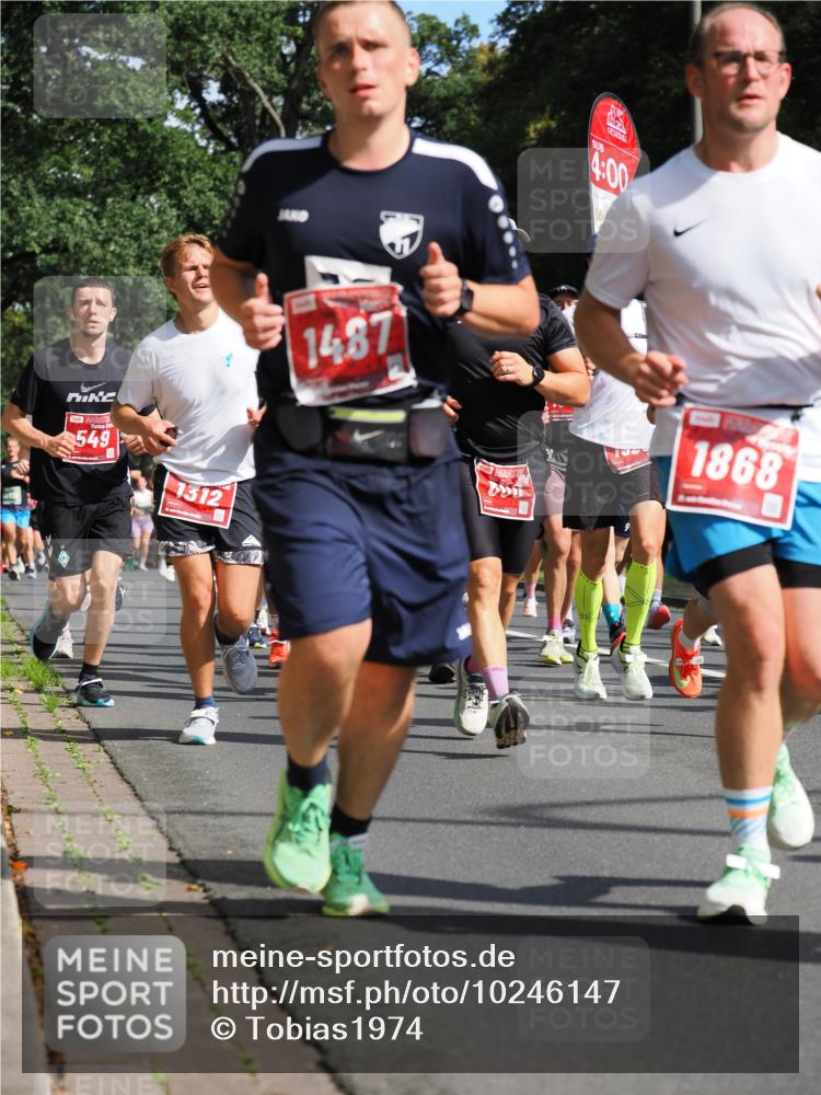 13.09.2026 - 21. swb-Marathon Bremen TobiasT http://msf.ph/oto/10246147 13.09.2026 12:00:06 Laufen 549, 1312, 1487, 4, 00, 1868 meine-sportfotos.de