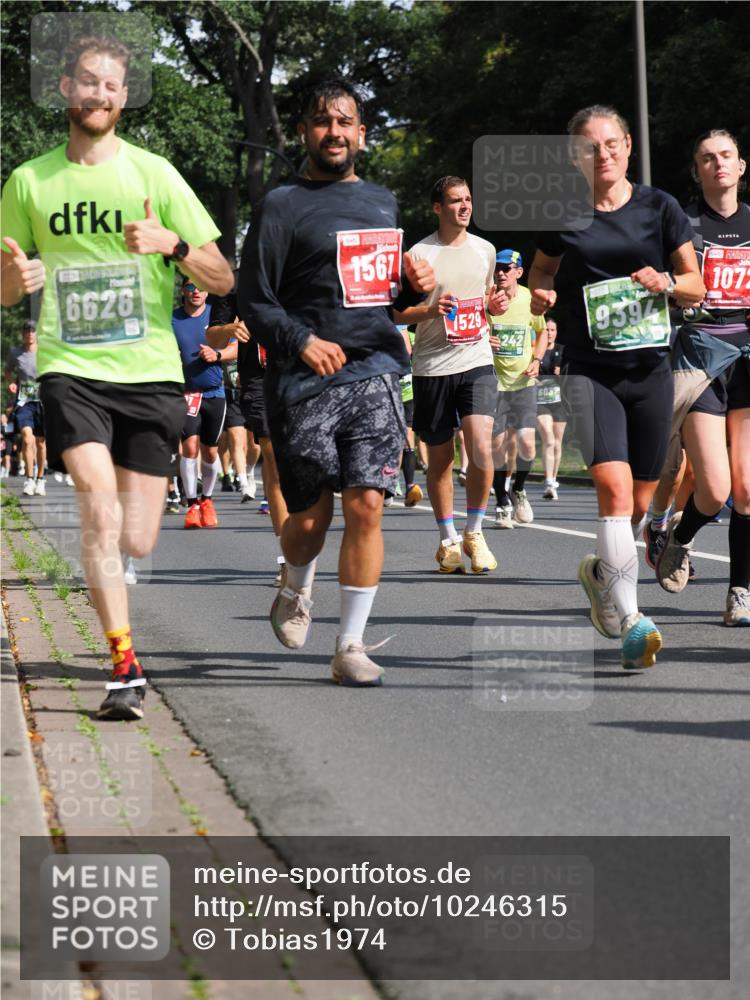 13.09.2026 - 21. swb-Marathon Bremen TobiasT http://msf.ph/oto/10246315 13.09.2026 12:00:53 Laufen 6626, 1567, 1529, 6037, 9394, 1072 meine-sportfotos.de
