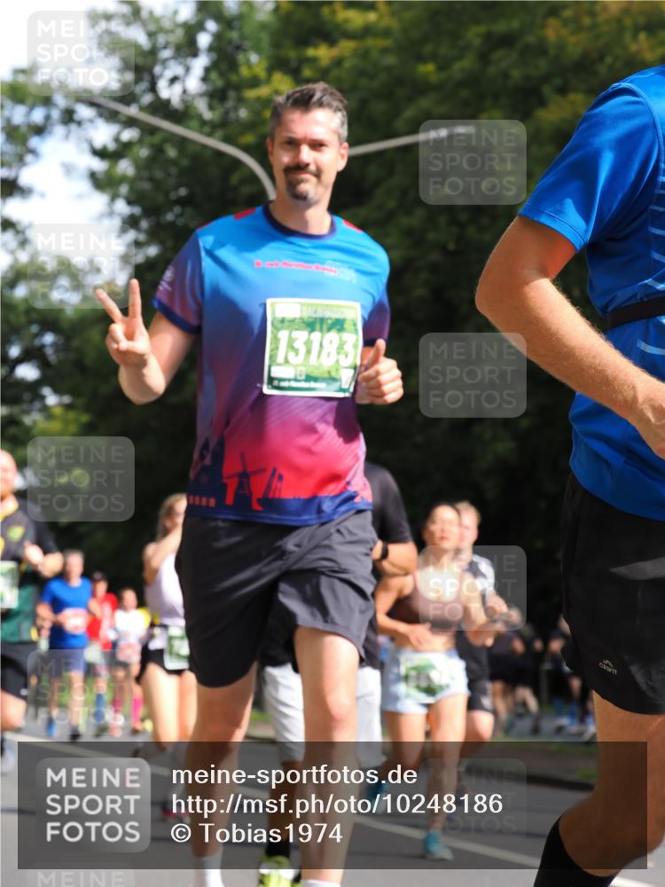 13.09.2026 - 21. swb-Marathon Bremen TobiasT http://msf.ph/oto/10248186 13.09.2026 12:10:53 Laufen 13183 meine-sportfotos.de