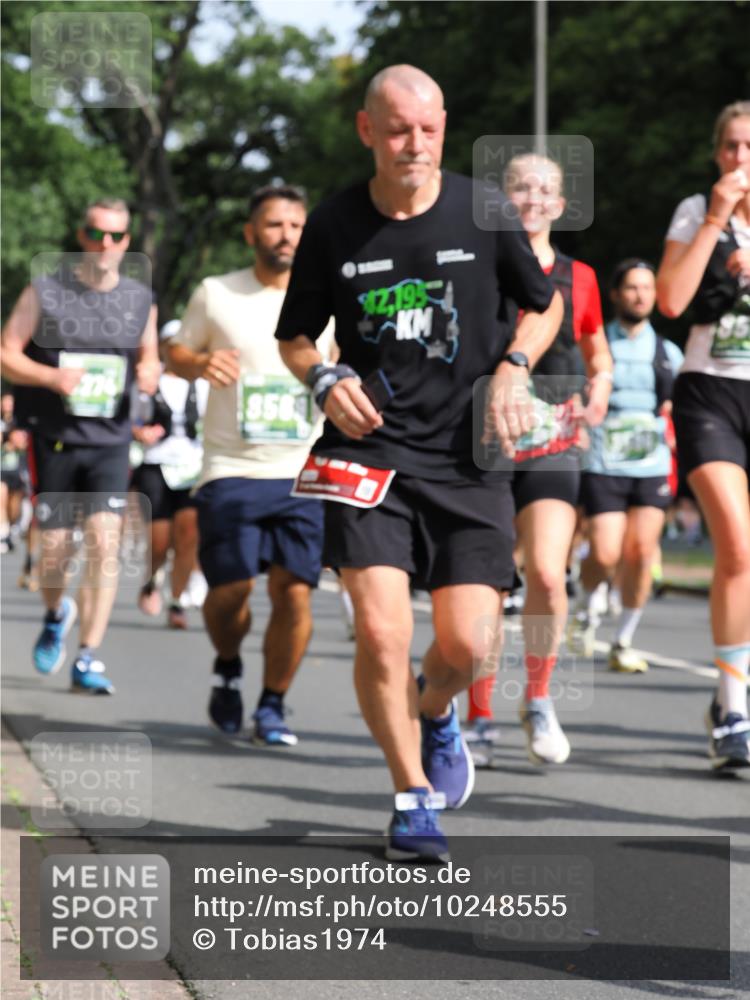13.09.2026 - 21. swb-Marathon Bremen TobiasT http://msf.ph/oto/10248555 13.09.2026 12:12:33 Laufen 2, 195 meine-sportfotos.de