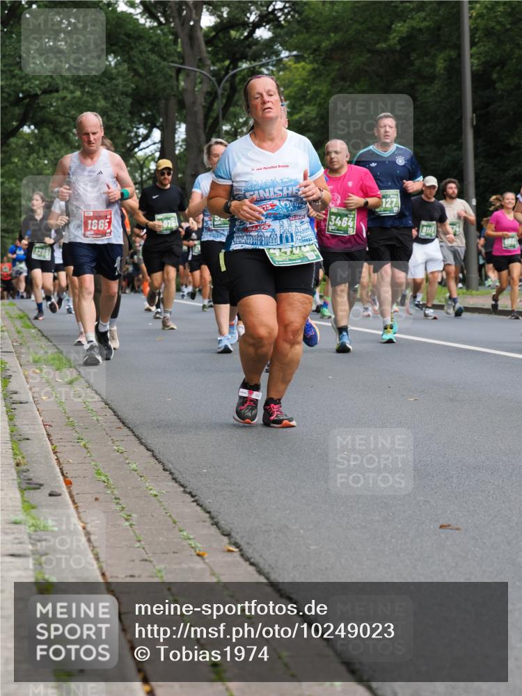 13.09.2026 - 21. swb-Marathon Bremen TobiasT http://msf.ph/oto/10249023 13.09.2026 12:16:52 Laufen 3299, 1665, 21, 26, 42, 195, 3464, 60 meine-sportfotos.de