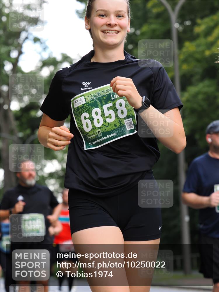 13.09.2026 - 21. swb-Marathon Bremen TobiasT http://msf.ph/oto/10250022 13.09.2026 12:23:32 Laufen 6858, 21, 26 meine-sportfotos.de