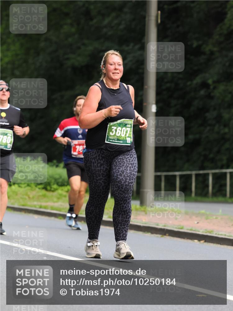 13.09.2026 - 21. swb-Marathon Bremen TobiasT http://msf.ph/oto/10250184 13.09.2026 12:25:31 Laufen 780, 70, 3607, 21 meine-sportfotos.de