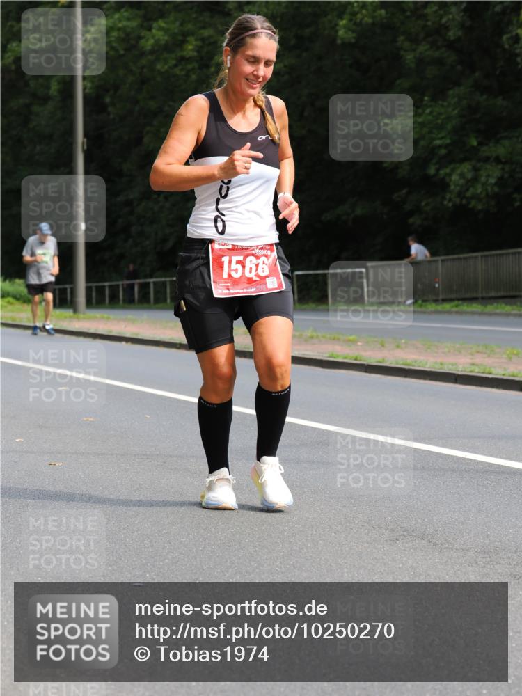 13.09.2026 - 21. swb-Marathon Bremen TobiasT http://msf.ph/oto/10250270 13.09.2026 12:26:27 Laufen 1566, 21, 026 meine-sportfotos.de