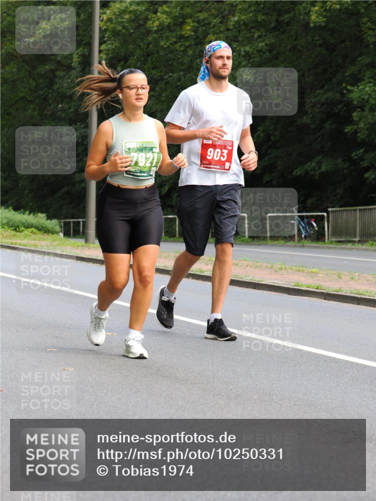 13.09.2026 - 21. swb-Marathon Bremen TobiasT http://msf.ph/oto/10250331 13.09.2026 12:27:09 Laufen 7921, 903 meine-sportfotos.de