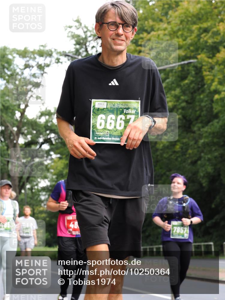 13.09.2026 - 21. swb-Marathon Bremen TobiasT http://msf.ph/oto/10250364 13.09.2026 12:27:27 Laufen 853, 46, 6667, 21, 7857 meine-sportfotos.de