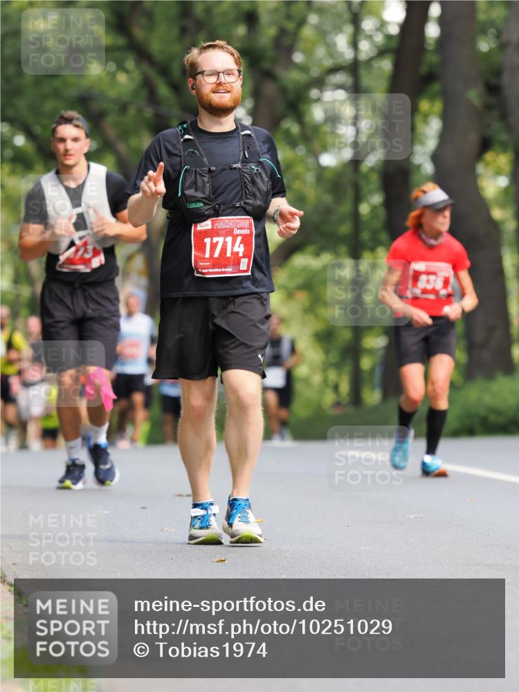13.09.2026 - 21. swb-Marathon Bremen TobiasT http://msf.ph/oto/10251029 13.09.2026 12:37:27 Laufen 1714, 836 meine-sportfotos.de