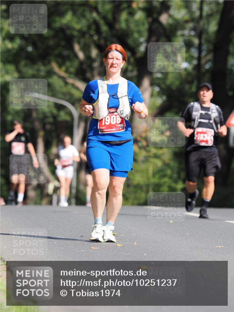 13.09.2026 - 21. swb-Marathon Bremen TobiasT http://msf.ph/oto/10251237 13.09.2026 12:40:02 Laufen 1906, 21, 2026, 1836 meine-sportfotos.de