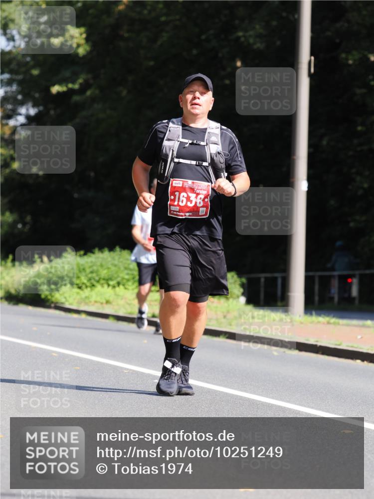 13.09.2026 - 21. swb-Marathon Bremen TobiasT http://msf.ph/oto/10251249 13.09.2026 12:40:14 Laufen 1638, 0245, 2 meine-sportfotos.de