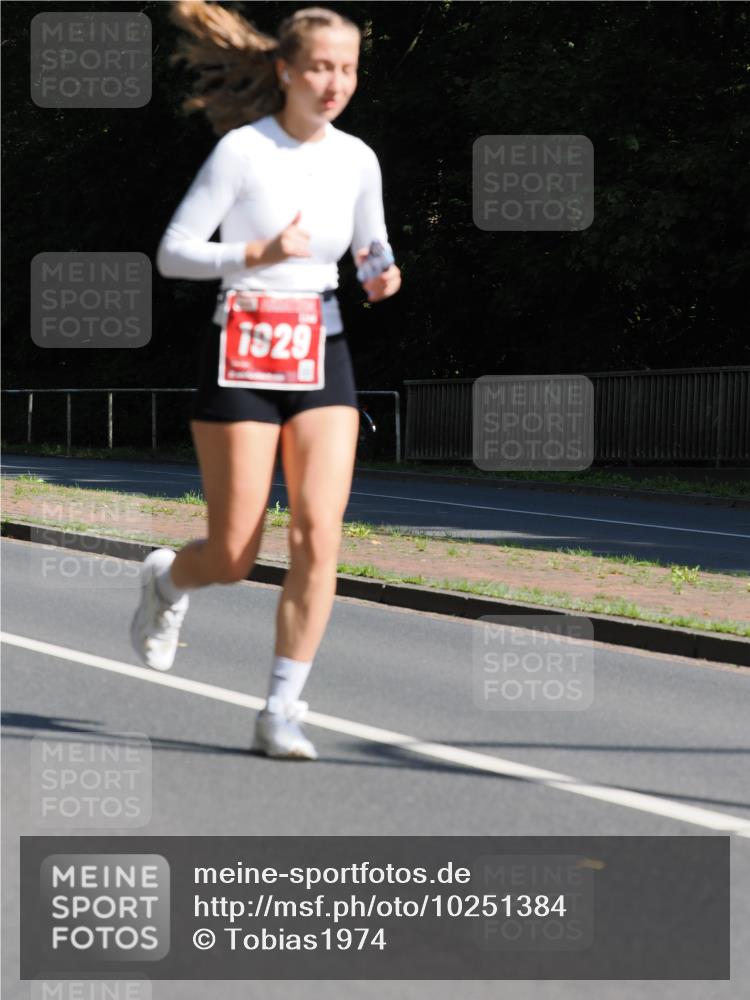 13.09.2026 - 21. swb-Marathon Bremen TobiasT http://msf.ph/oto/10251384 13.09.2026 12:41:47 Laufen 1829 meine-sportfotos.de