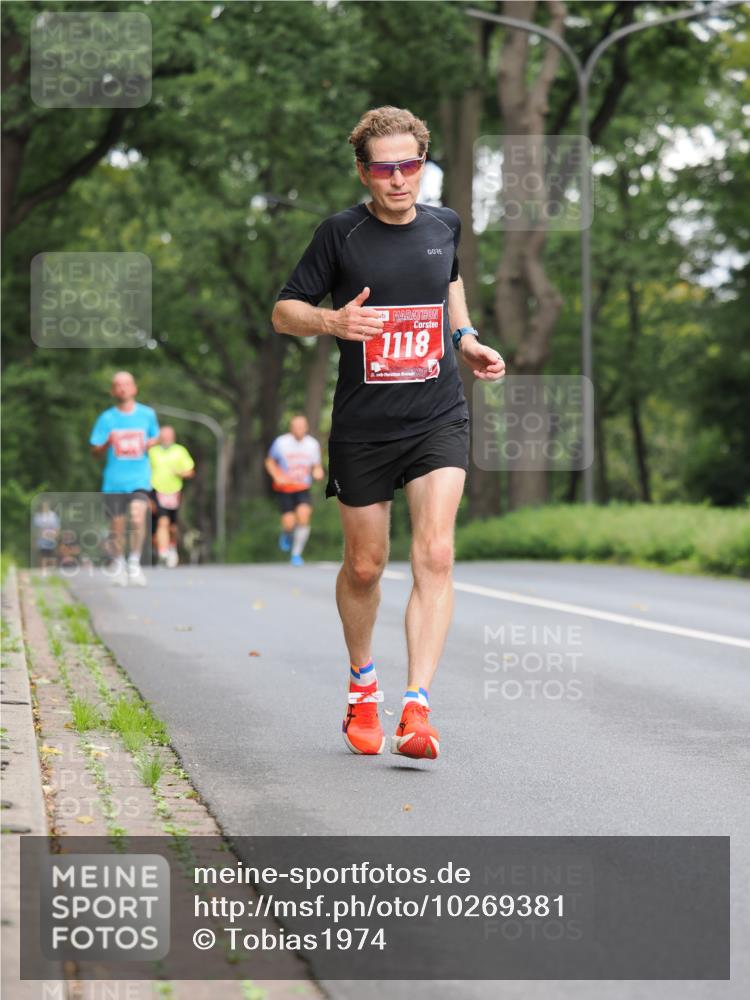 13.09.2026 - 21. swb-Marathon Bremen TobiasT http://msf.ph/oto/10269381 13.09.2026 11:35:49 Laufen 1118 meine-sportfotos.de