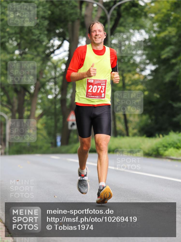 13.09.2026 - 21. swb-Marathon Bremen TobiasT http://msf.ph/oto/10269419 13.09.2026 11:36:47 Laufen 2073, 21, 26 meine-sportfotos.de