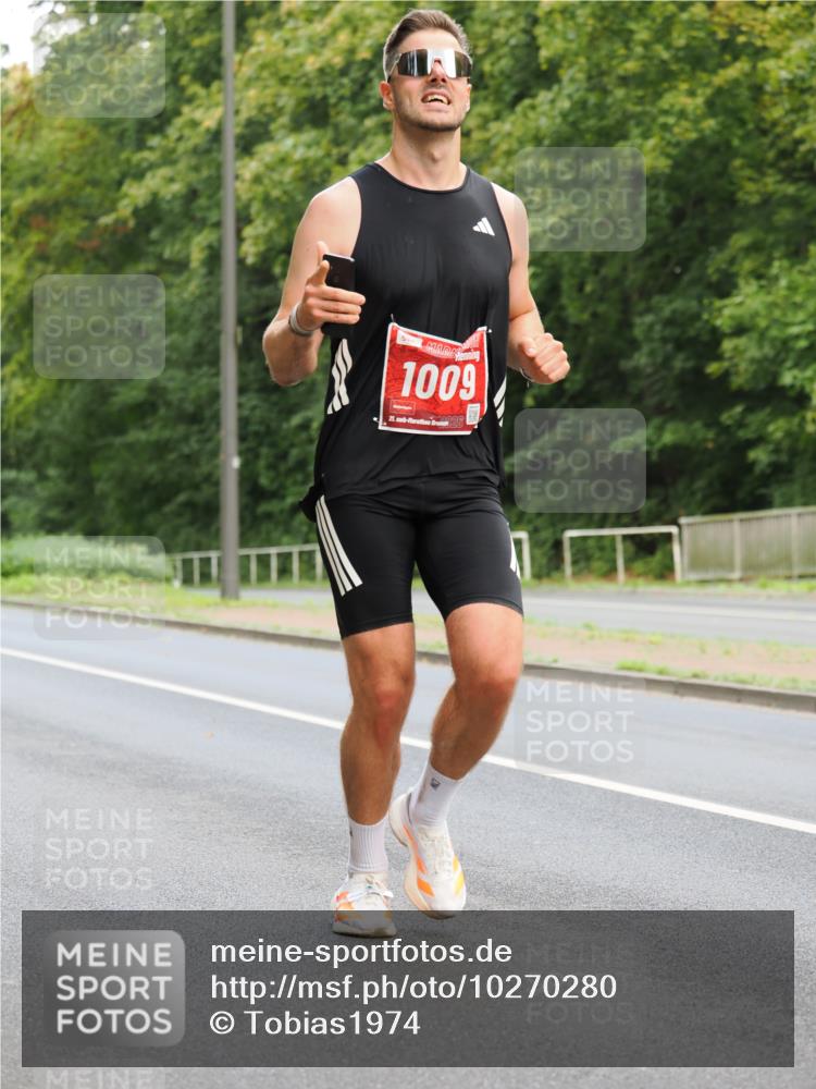 13.09.2026 - 21. swb-Marathon Bremen TobiasT http://msf.ph/oto/10270280 13.09.2026 11:39:01 Laufen 1009, 21, 20 meine-sportfotos.de