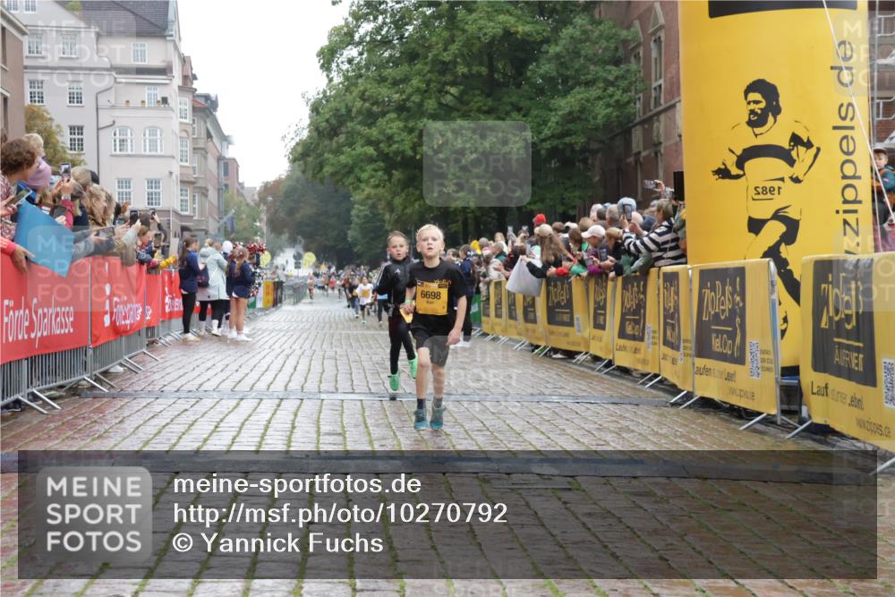 13.09.2026 - Kiel Lauf Yannick Fuchs http://msf.ph/oto/10270792 13.09.2026 08:33:20 Ziel 10988, 6073, 6484, 6698, 7959 meine-sportfotos.de