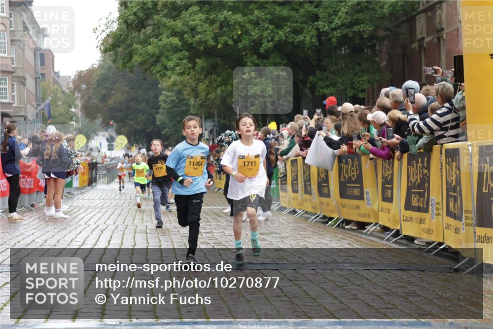 13.09.2026 - Kiel Lauf Yannick Fuchs http://msf.ph/oto/10270877 13.09.2026 08:33:28 Ziel 6073, 6484, 6698, 7959, 10988, 1711, 3220, 8602, 8654, 8840, 11404 meine-sportfotos.de