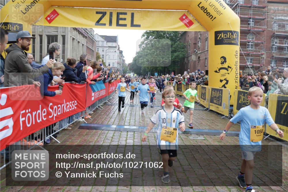 13.09.2026 - Kiel Lauf Yannick Fuchs http://msf.ph/oto/10271062 13.09.2026 08:33:54 Ziel 743, 2477, 3220, 4080, 6351, 8602, 8654, 8840, 9418, 9670, 11008, 11226, 11664, 1711, 3220, 6073, 6484, 6698, 7959, 10988, 11404, 657, 1058, 1103, 1295, 1924, 2140, 2769, 2851, 4146, 4796, 4839, 5324, 6453, 7041, 7567, 8179, 8478, 9211, 9945, 10121, 10172, 11365, 11572 meine-sportfotos.de
