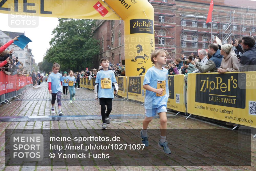 13.09.2026 - Kiel Lauf Yannick Fuchs http://msf.ph/oto/10271097 13.09.2026 08:34:00 Ziel 1058, 1295, 1924, 2477, 2851, 4080, 4146, 4839, 6351, 7041, 9418, 9670, 10172, 11008, 11226, 11664, 743, 1711, 3220, 6073, 6484, 6698, 7959, 8602, 8654, 8840, 9670, 10988, 11226, 11404, 657, 720, 1103, 2140, 2769, 4016, 4417, 4796, 5099, 5324, 6453, 7135, 7567, 8179, 8333, 8478, 9211, 9945, 10121, 10713, 10815, 11365, 11572, 12236, 12525, 10988 meine-sportfotos.de