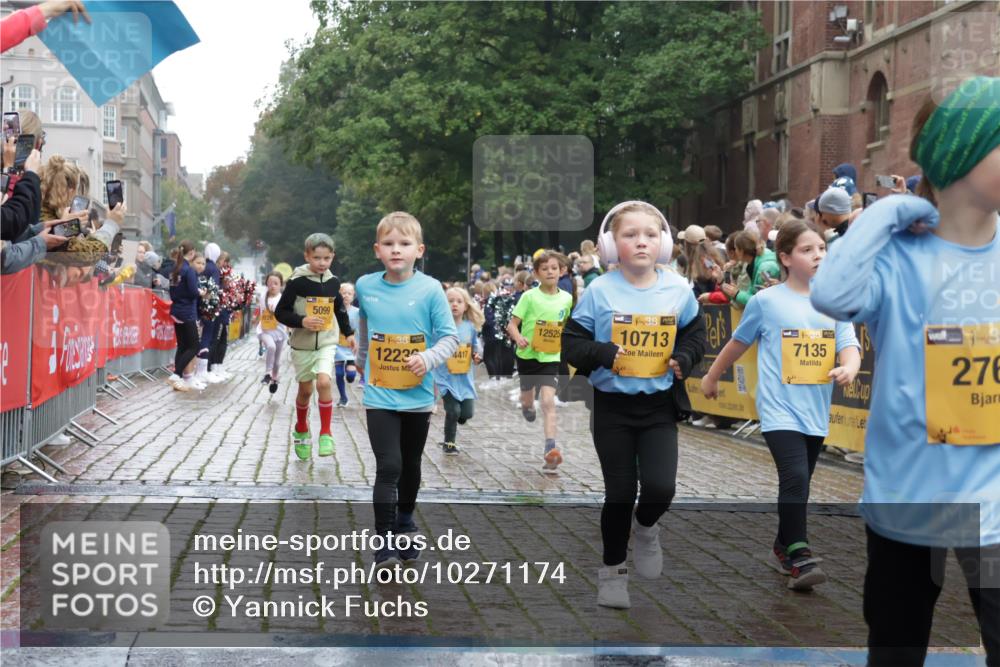 13.09.2026 - Kiel Lauf Yannick Fuchs http://msf.ph/oto/10271174 13.09.2026 08:34:04 Ziel 1058, 1103, 1295, 1924, 2140, 2851, 4146, 4839, 5324, 6351, 6453, 7041, 7567, 8179, 8478, 10172, 11008, 11365, 11572, 11664, 743, 1711, 2477, 3220, 4080, 6073, 6484, 6698, 7959, 8602, 8654, 8840, 9418, 9670, 11226, 11404, 657, 720, 2740, 2769, 3118, 4016, 4417, 4796, 5099, 7135, 8226, 8333, 9211, 9945, 10121, 10158, 10446, 10713, 10815, 12100, 12236, 12525, 6073, 6484, 6698, 10988 meine-sportfotos.de