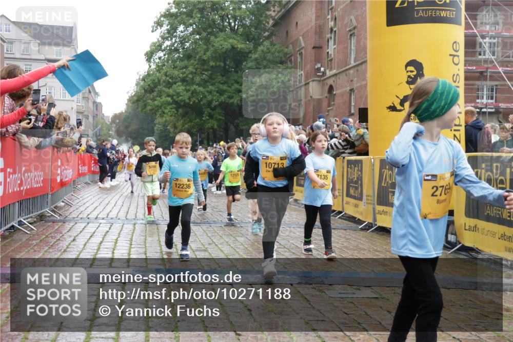 13.09.2026 - Kiel Lauf Yannick Fuchs http://msf.ph/oto/10271188 13.09.2026 08:34:05 Ziel 1058, 1103, 1295, 1924, 2140, 2851, 4146, 4839, 5324, 6351, 6453, 7041, 7567, 8179, 8478, 10121, 10172, 11008, 11365, 11572, 11664, 743, 1711, 2477, 3220, 4080, 6698, 7959, 8602, 8654, 8840, 9418, 9670, 11008, 11226, 11404, 657, 720, 2740, 2769, 3023, 3118, 4016, 4417, 4796, 5099, 7135, 8226, 8333, 9211, 9945, 10158, 10446, 10713, 10815, 12100, 12236, 12525, 6073, 6484, 6698, 7959, 10988 meine-sportfotos.de