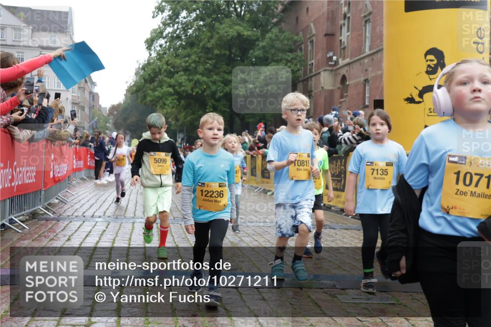 13.09.2026 - Kiel Lauf Yannick Fuchs http://msf.ph/oto/10271211 13.09.2026 08:34:06 Ziel 1058, 1103, 1295, 1924, 2140, 2851, 4146, 4839, 5324, 6351, 6453, 7041, 7567, 8179, 8478, 10121, 10172, 11365, 11572, 11664, 743, 1711, 2477, 3220, 4080, 6698, 7959, 8602, 8654, 8840, 9418, 9670, 11008, 11226, 11404, 138, 657, 720, 2740, 2769, 3023, 3118, 4016, 4417, 4796, 5099, 7135, 8226, 8333, 8930, 9211, 9945, 10158, 10446, 10713, 10815, 12100, 12236, 12525, 6073, 6484, 6698, 7959, 10988 meine-sportfotos.de