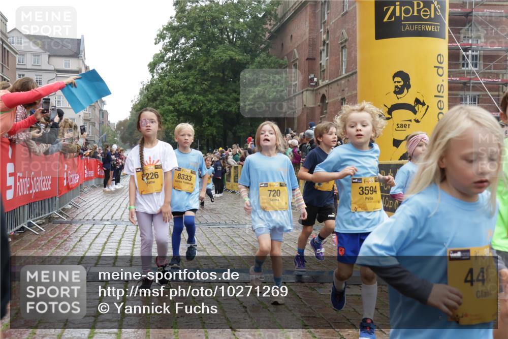 13.09.2026 - Kiel Lauf Yannick Fuchs http://msf.ph/oto/10271269 13.09.2026 08:34:10 Ziel 657, 1058, 1103, 1295, 1924, 2140, 2769, 2851, 4146, 4796, 4839, 5324, 6453, 7041, 7135, 7567, 8179, 8478, 9211, 9945, 10121, 10172, 10713, 11365, 11572, 12236, 743, 1711, 2477, 3220, 4080, 6351, 8602, 8654, 8840, 9418, 9670, 11008, 11226, 11404, 11664, 126, 138, 720, 1623, 2740, 3023, 3118, 3277, 3380, 4016, 4417, 4584, 5099, 6111, 7042, 8226, 8333, 8930, 9047, 10158, 10446, 10815, 12100, 12525, 6073, 6484, 6698, 7959 meine-sportfotos.de