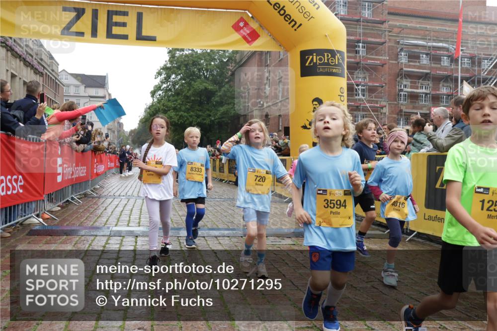 13.09.2026 - Kiel Lauf Yannick Fuchs http://msf.ph/oto/10271295 13.09.2026 08:34:10 Ziel 657, 1058, 1103, 1295, 1924, 2140, 2769, 2851, 4146, 4796, 4839, 5324, 6453, 7041, 7135, 7567, 8179, 8478, 9211, 9945, 10121, 10172, 10713, 11365, 11572, 12236, 743, 1711, 2477, 3220, 4080, 6351, 8602, 8654, 8840, 9418, 9670, 11008, 11226, 11404, 11664, 126, 138, 720, 1623, 2740, 3023, 3118, 3277, 3380, 4016, 4417, 4584, 5099, 6111, 7042, 8226, 8333, 8930, 9047, 10158, 10446, 10815, 12100, 12525, 6073, 6484, 6698, 7959 meine-sportfotos.de